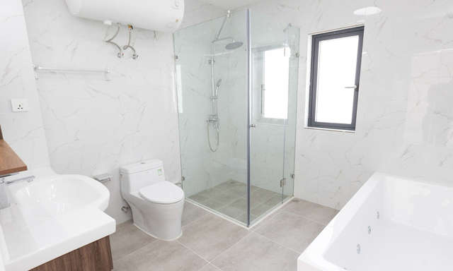 Luxurious Master Bathroom